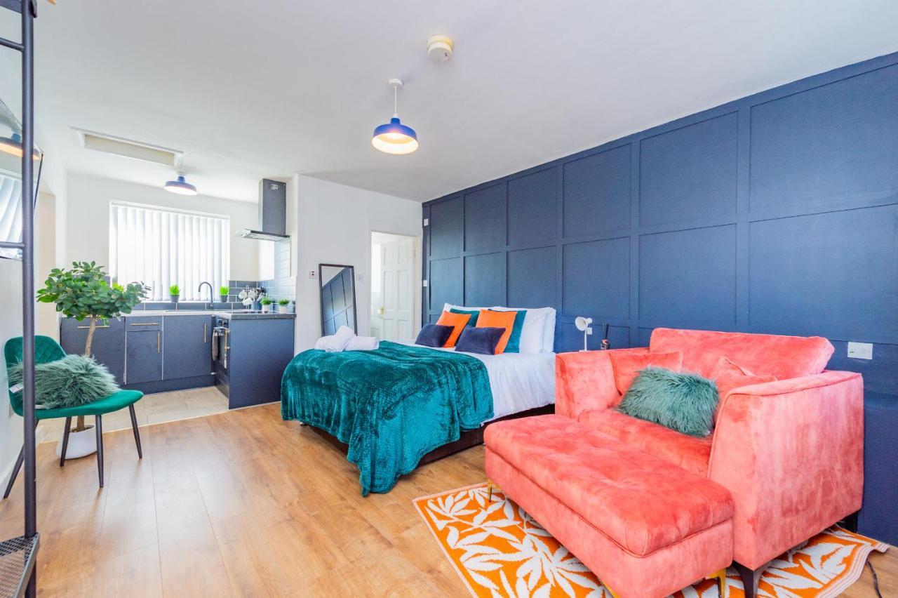 Studio Annexe By Papermill, Deeside - En-Suite, Heswall Bagian luar foto