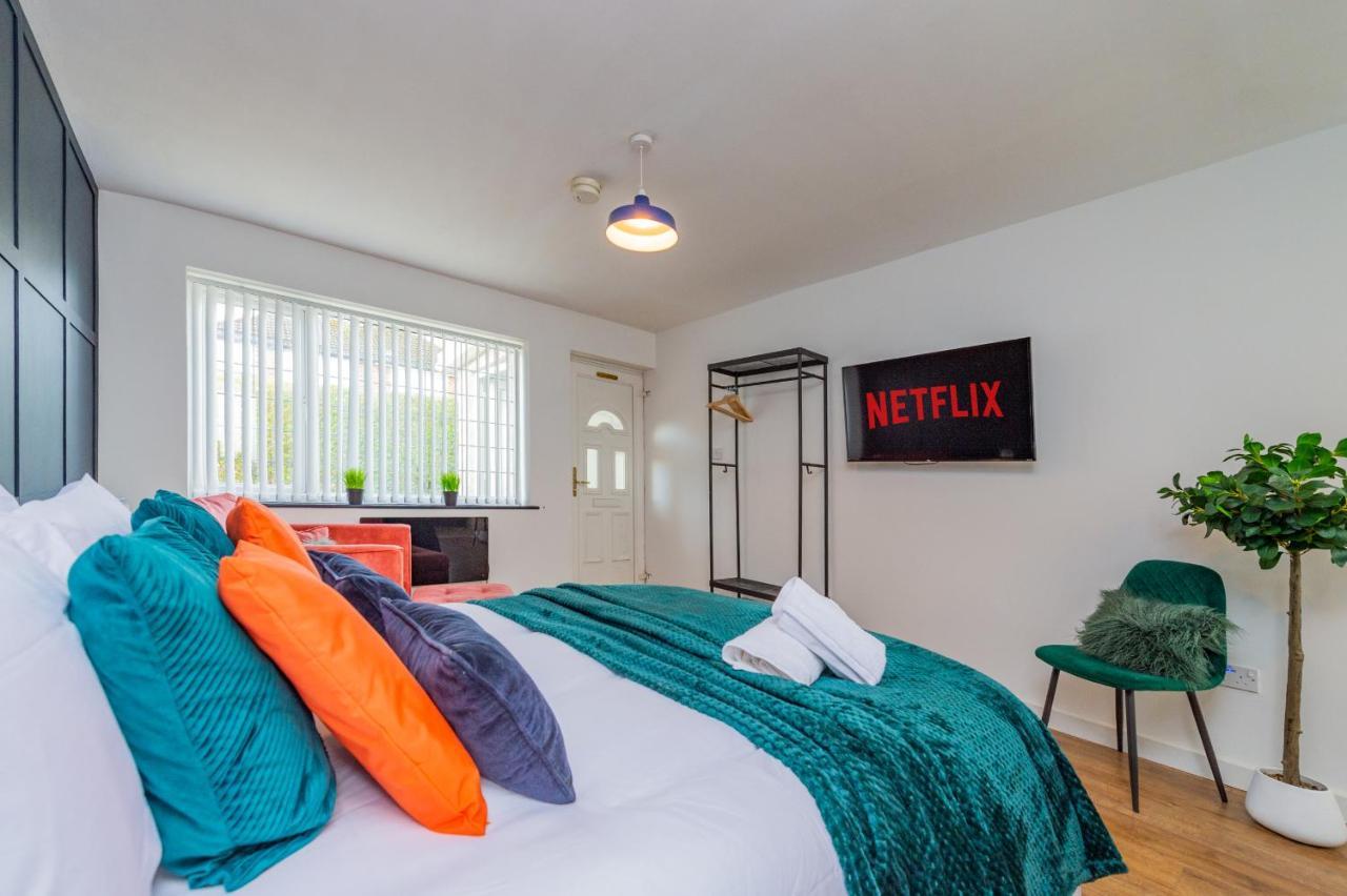 Studio Annexe By Papermill, Deeside - En-Suite, Heswall Bagian luar foto