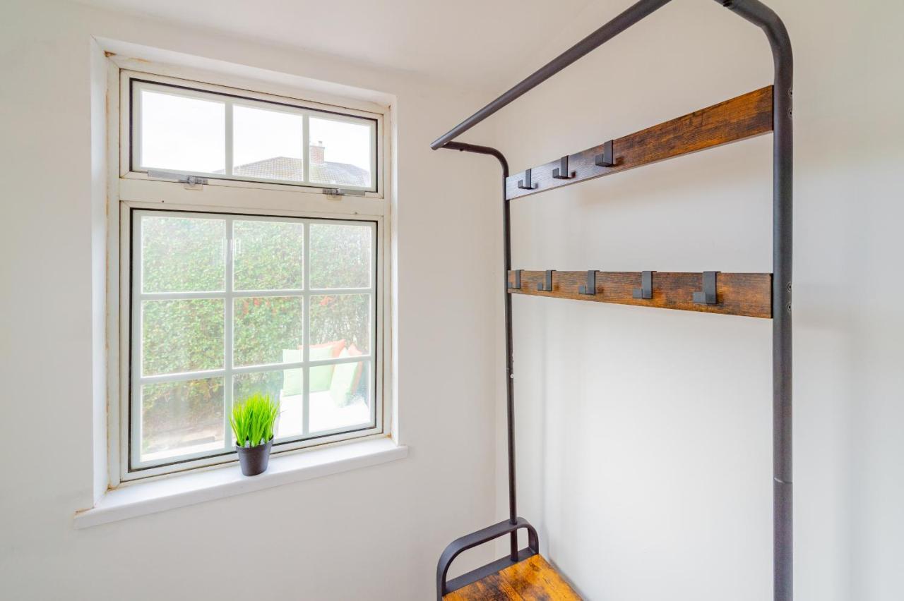 Studio Annexe By Papermill, Deeside - En-Suite, Heswall Bagian luar foto