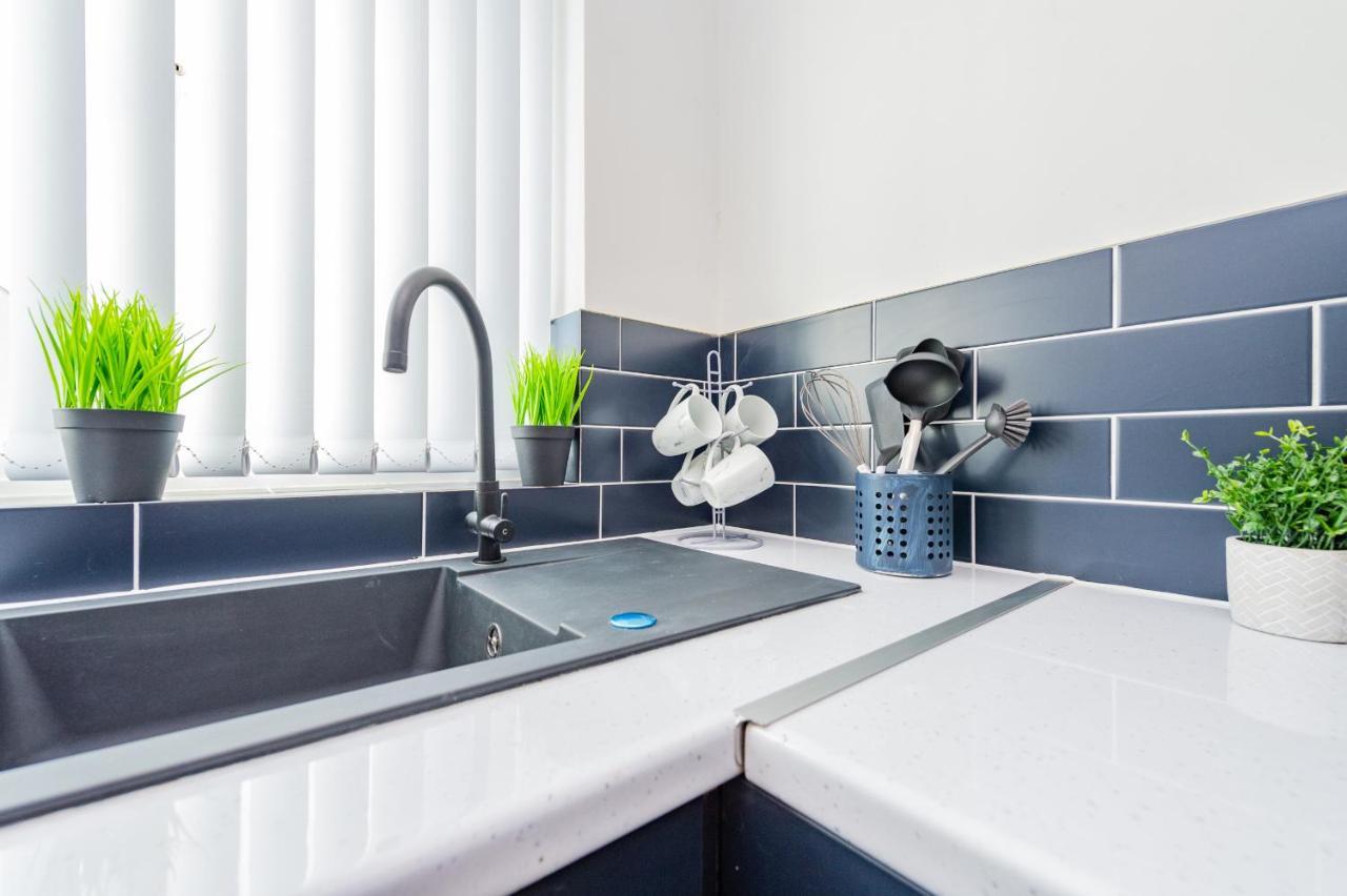 Studio Annexe By Papermill, Deeside - En-Suite, Heswall Bagian luar foto